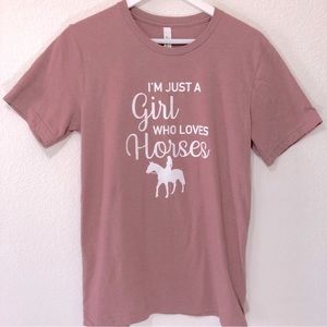 I’m Just A Girl Who Loves Horses Graphic T-Shirt